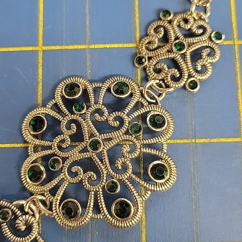 Emerald Faux Silver Tone 30
